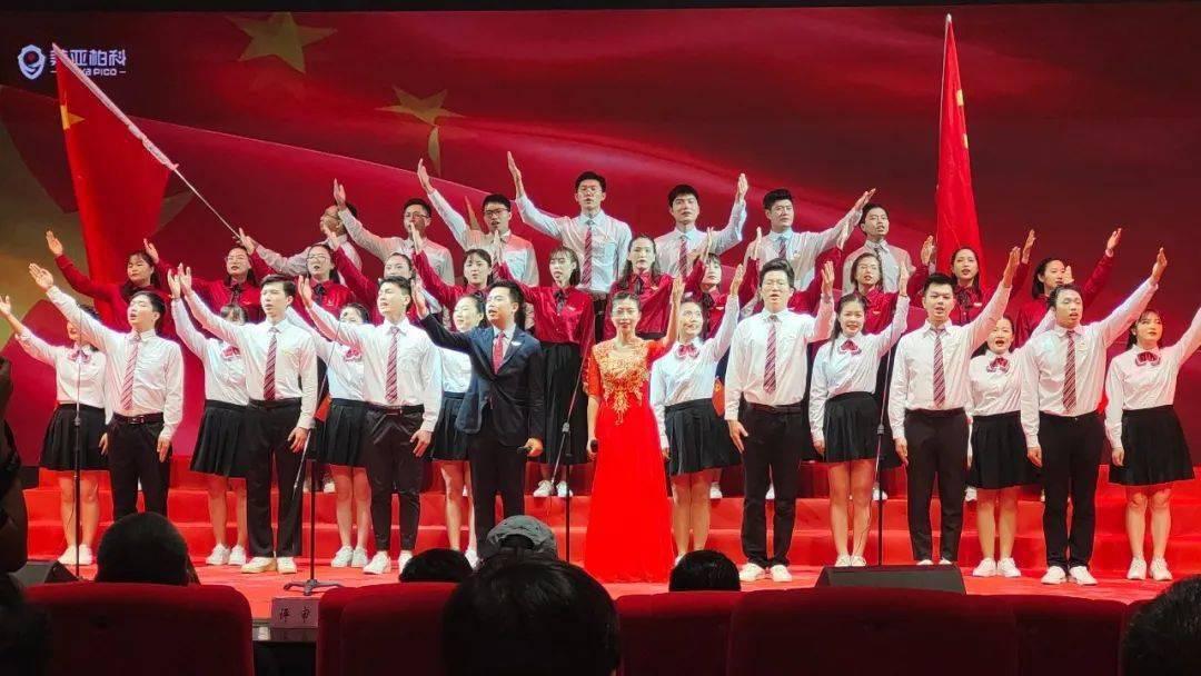 办年货 接福字!青岛市残联组织“推着轮椅赶年集”活动